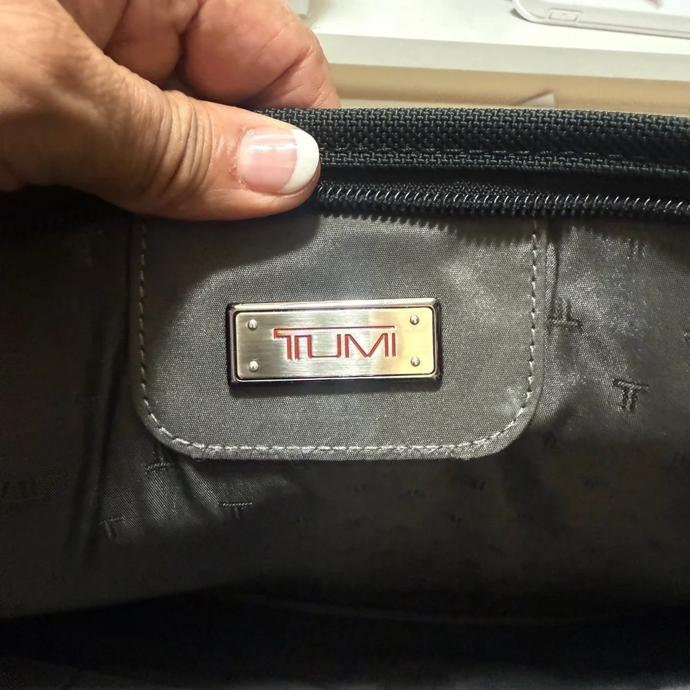 TUMI Alpha Expandable Briefcase Ballistic Nylon Laptop Messenger Bag Black
